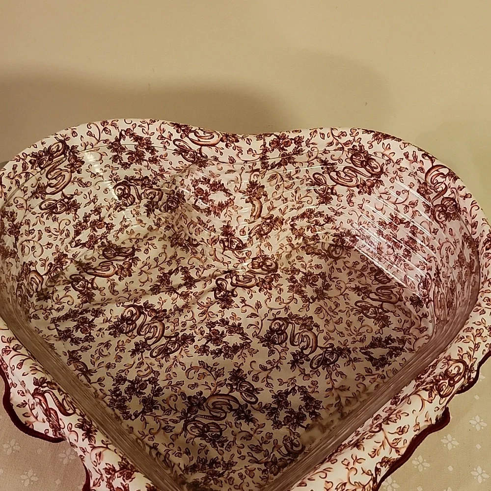 Longaberger Love Treasures Sweetheart Basket